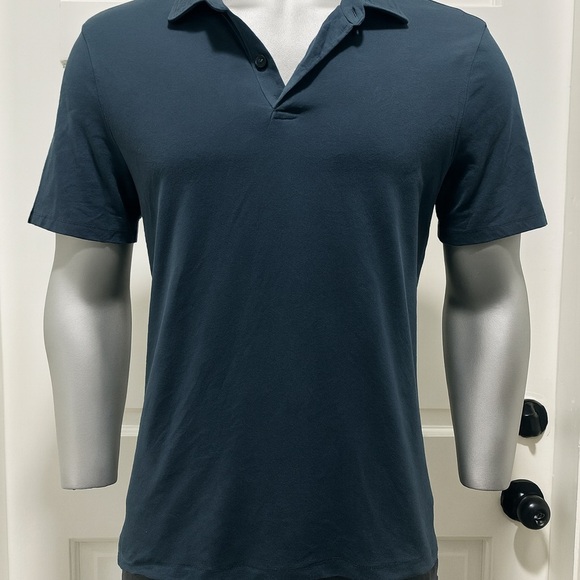 LULULEMON Men's Navy Polo Shirt flawless condition like new size S/M - Picture 1 of 4